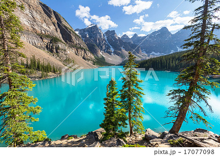 Moraine lake Moraine lake 17077098