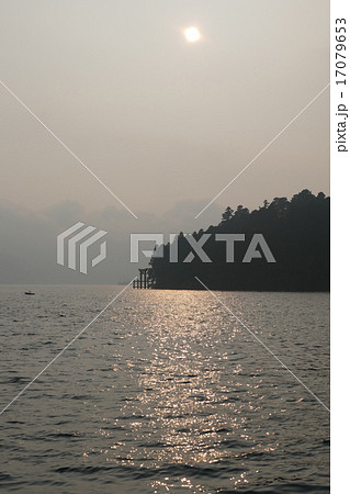 芦ノ湖　鳥居 17079653