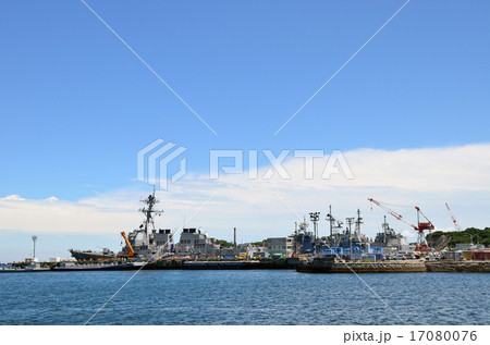 米国海軍の横須賀基地 17080076