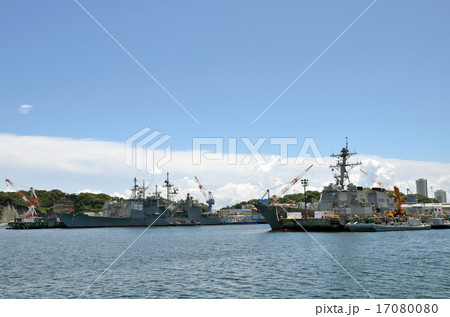 ミサイル駆逐艦マッキャンベルとミサイル巡洋艦シャイロ― ミサイル駆逐艦マッキャンベルとミサイル巡洋艦シャイロ― 17080080