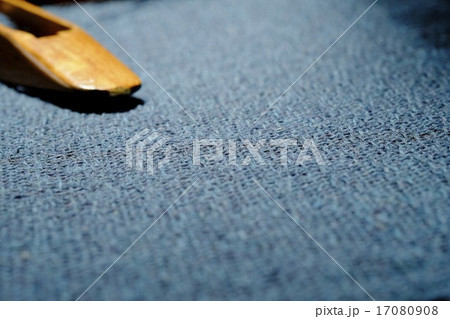 手織り布と杼 手織り布と杼 17080908