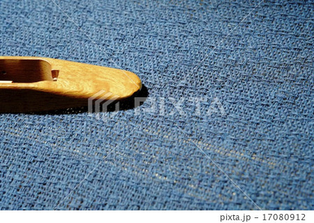 手織り布と杼 手織り布と杼 17080912