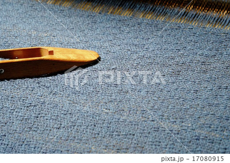 手織り布と杼 手織り布と杼 17080915