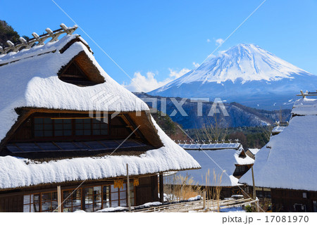 富士山と古民家 17081970