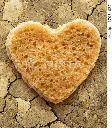 Slice of bread in heart form 17084827