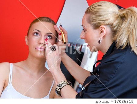 make up stylist at work make up stylist at work 17086319