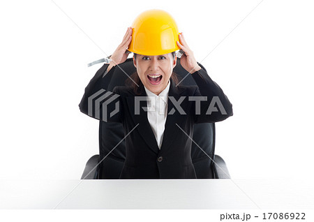 ヘルメットと女性社員 ヘルメットと女性社員 17086922