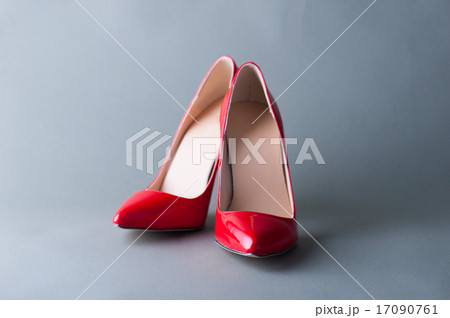赤いハイヒールの写真素材