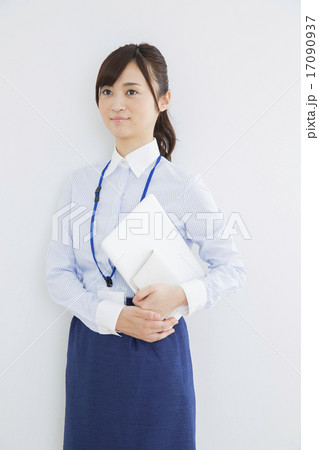 ビジネスイメージ　若い女性 17090937