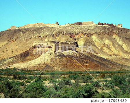 ウズベキスタンのカラカルパクスタンにあるアヤズ・カラ 17093489