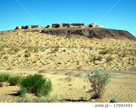 ウズベキスタンのカラカルパクスタンにあるアヤズ・カラ ウズベキスタンのカラカルパクスタンにあるアヤズ・カラ 17093493