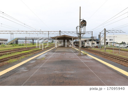 雨上がりの滝川駅。 17095940