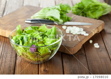 Green seasoning salad preparation 17098010