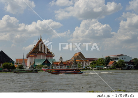 バンコク・チャオプラヤ川沿いの寺院 バンコク・チャオプラヤ川沿いの寺院 17099535