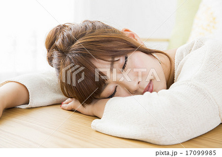 ポートレート 若い女性 ポートレート 若い女性 17099985