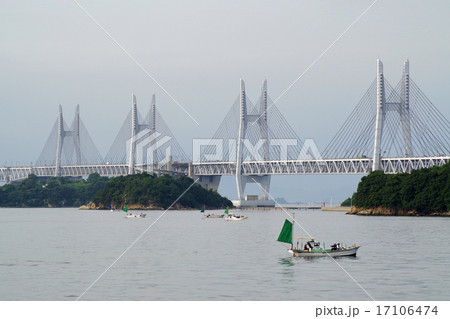 瀬戸大橋の櫃石島橋の景色 瀬戸大橋の櫃石島橋の景色 17106474
