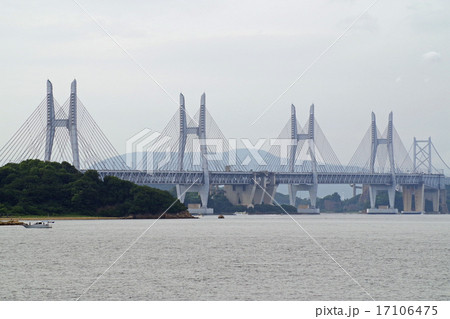 瀬戸大橋の櫃石島橋の景色 瀬戸大橋の櫃石島橋の景色 17106475