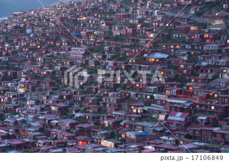 ラルンガルゴンパ　夕方 17106849