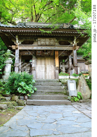 富貴寺　正門（縦構図） 17107188