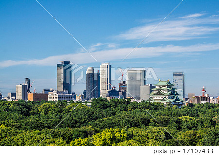 名古屋城と高層ビル群 名古屋城と高層ビル群 17107433