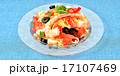 夏の「冷製パスタ（トマトとモッツァレラチーズとエビ）」イメージ。 17107469