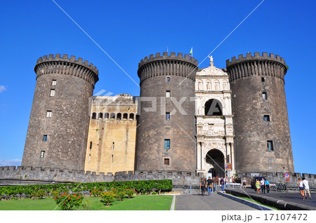 The medieval castle of Maschio Angioino 17107472