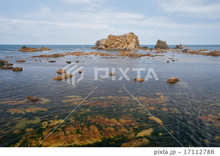 大岩海岸、五能線深浦駅付近、国道１０１号線沿いの風景（青森県） 17112786