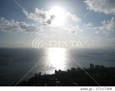 サンセット・ダイヤモンドヘッド山頂からの  17117366