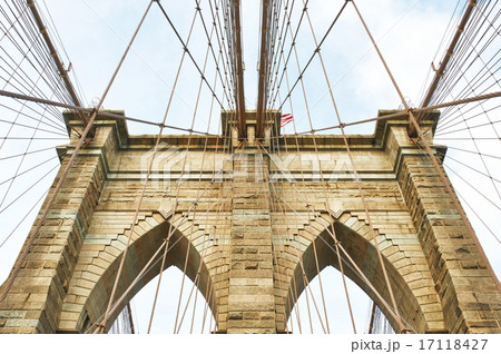 Brooklyn bridge pillar, New York City Brooklyn bridge pillar, New York City 17118427