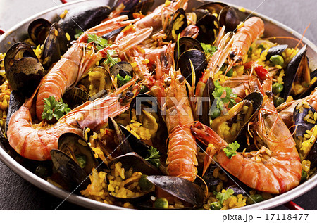 seafood paella 17118477