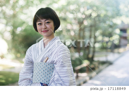 浴衣の女性 浴衣の女性 17118849