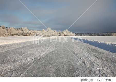 Frozen lake Frozen lake 17119401