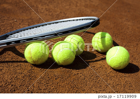 Sport, Tennis racket and balls 17119909