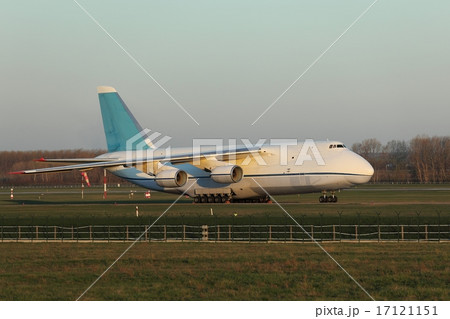 Cargo plane 17121151