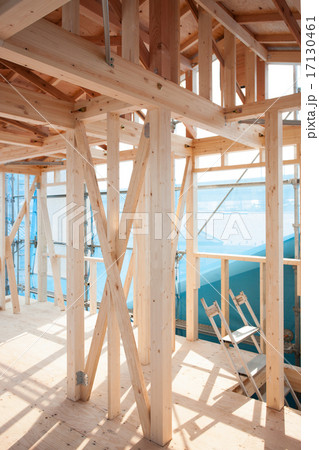 木造住宅の建設現場 17130461