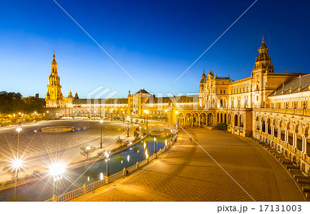 espana Plaza in Sevilla Spain at dusk 17131003