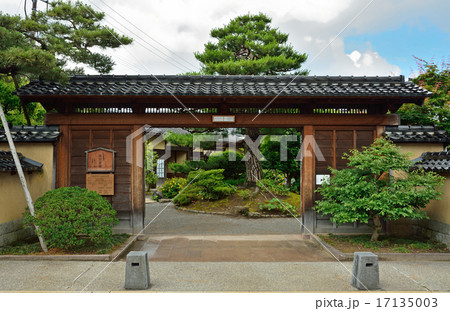 金沢散歩：旧加賀藩士高田家跡　長町武家屋敷跡界隈　 17135003