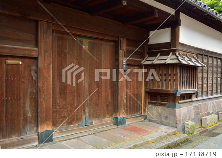 金沢散歩：新家邸長屋門　武家屋敷跡界隈 17138719