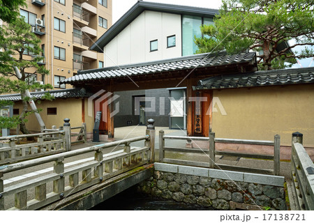 金沢散歩：前田土佐守家資料館　武家屋敷跡界隈 17138721