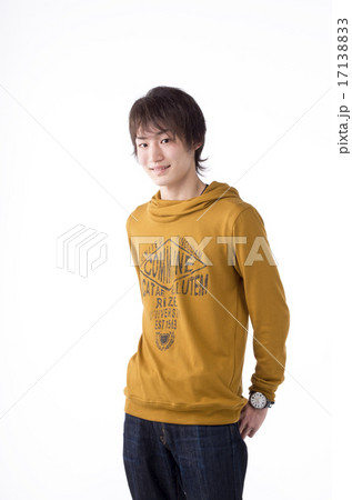 若い男性 17138833