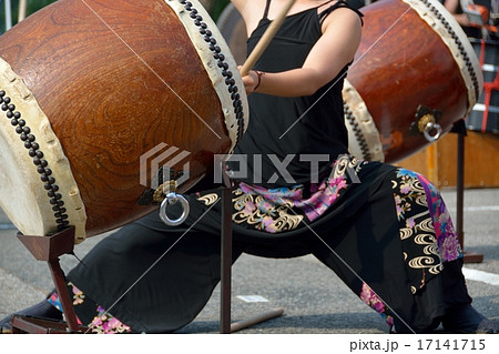 夏祭り和太鼓の演奏の写真素材 [17141715] - PIXTA