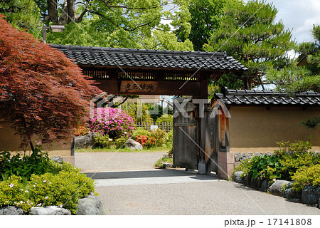 加賀藩武家屋敷跡 つつじの庭 彦三緑地 の写真素材 17141808 Pixta