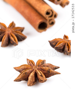 Stars anise and Cinnamon 17142533