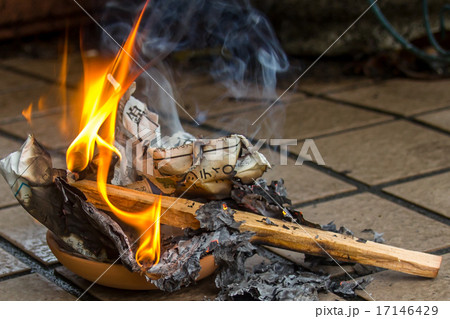 迎え火　送り火 17146429