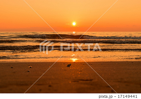 千里浜の夕日 17149441
