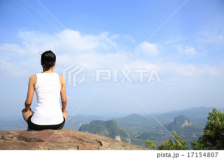 young yoga woman mountain peak young yoga woman mountain peak 17154807