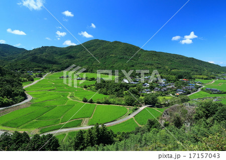 夕日観音岩屋からの田染荘と展望台 17157043