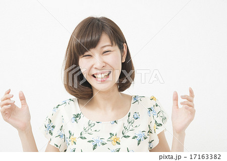 笑顔の女性 笑顔の女性 17163382