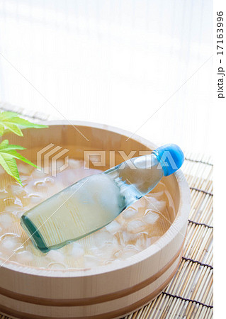 夏のひんやりラムネ 夏のひんやりラムネ 17163996