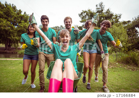Happy friends gardening for the community 17166884